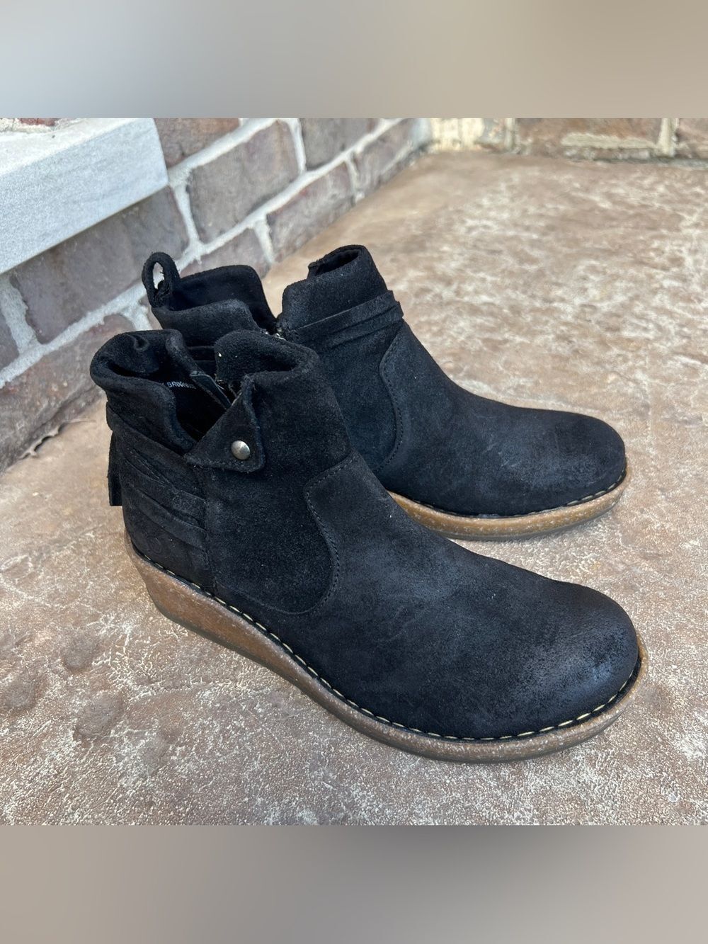 NEW Born Vaughn Women's Black Suede Ankle Wedge Booties Sz 8 - Picture 3 of 10